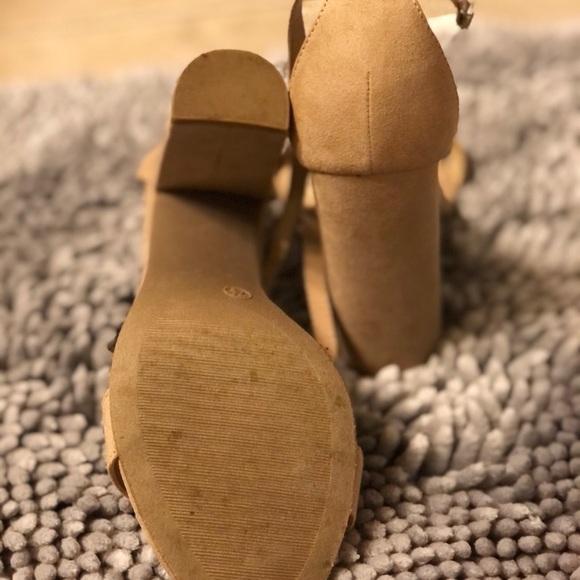 Nude heels - Picture 3 of 4